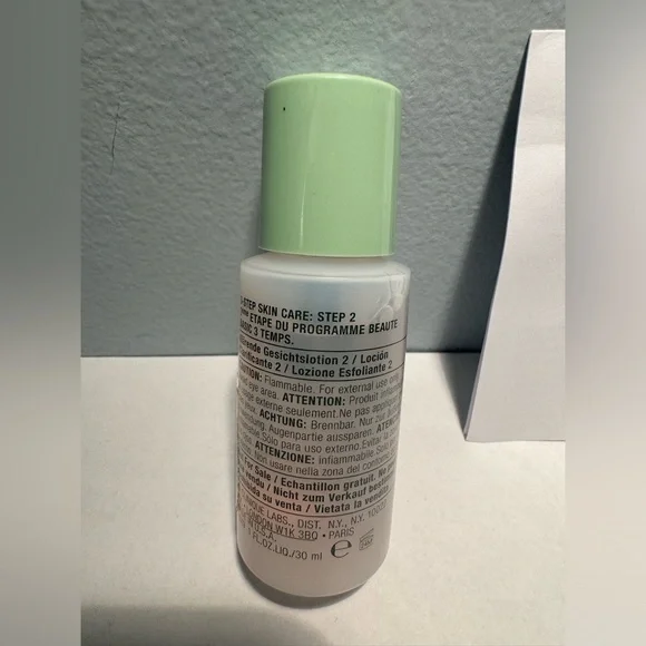 Clinique: Scrub Cream & Clarifying Lotion 2 (NEW - travel sizes) - Picture 2 of 9